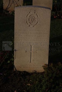 RUE-DES-BERCEAUX MILITARY CEMETERY, RICHEBOURG-L'AVOUE - ELIOTT LOCKHART, P C